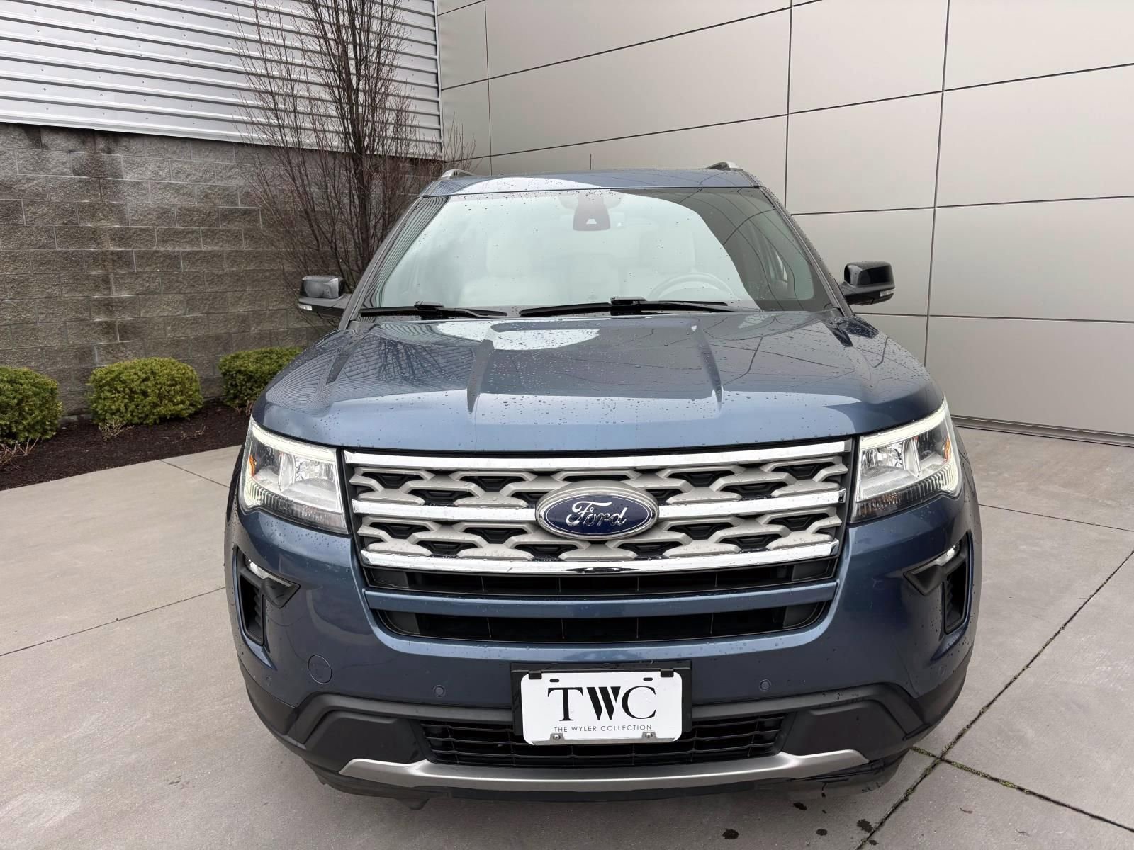 Used 2018 Ford Explorer XLT w/ Equipment Group 202A image 2