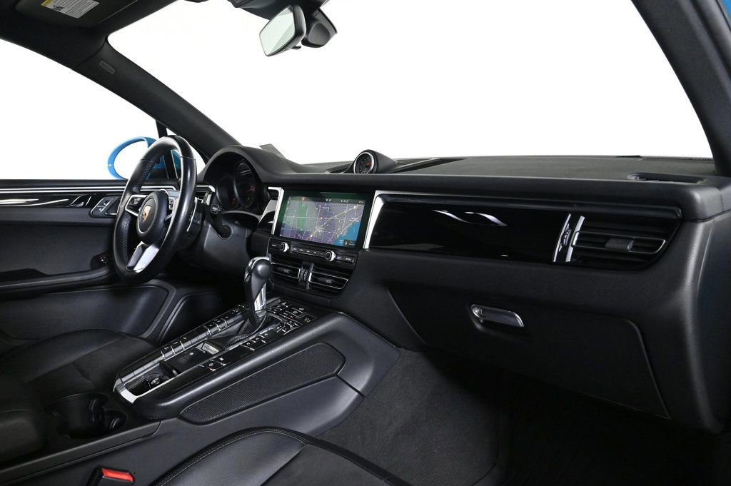Certified 2019 Porsche Macan image 17