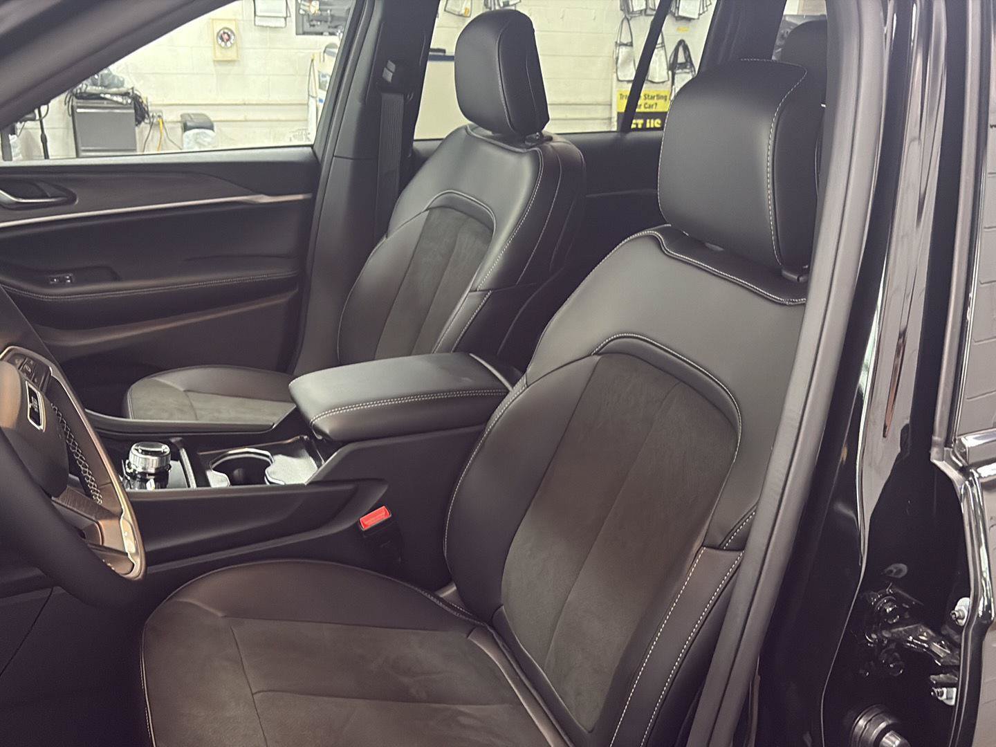 New 2026 Jeep Grand Cherokee Altitude AWD/4WD image 6