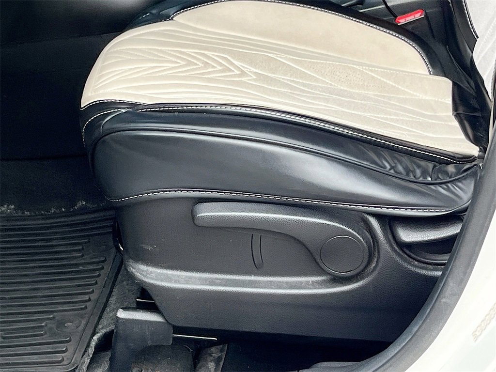 Used 2017 Kia Soul + image 19