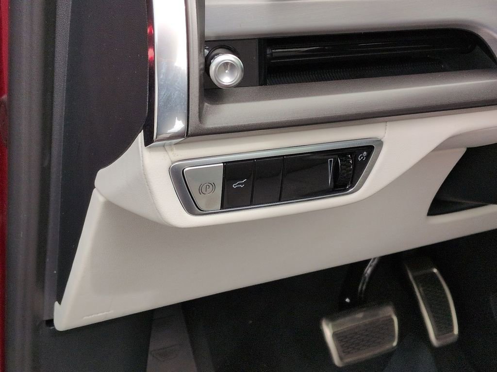 Certified 2026 Cadillac Vistiq Sport image 24