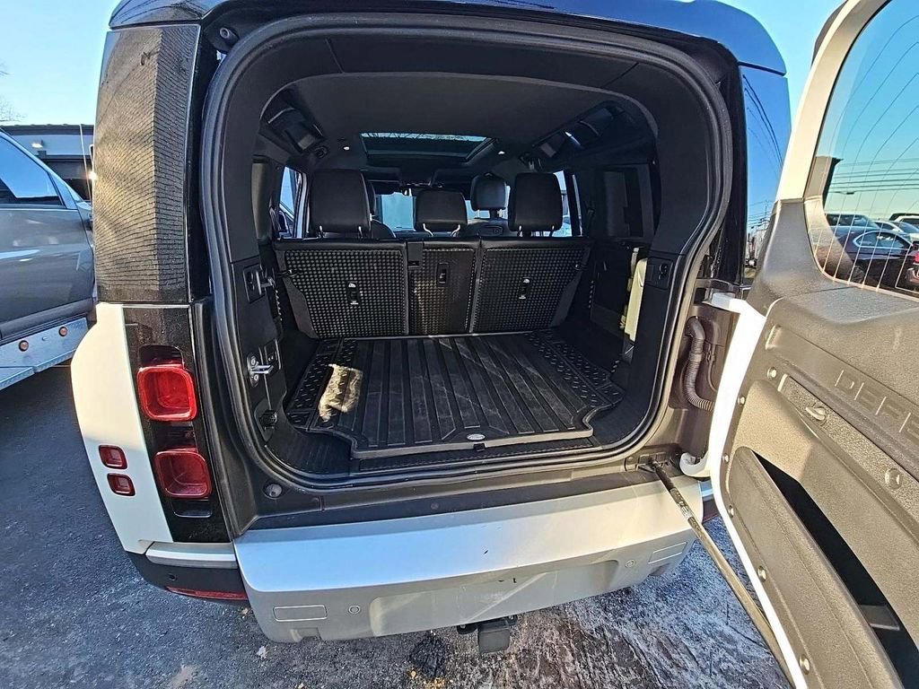 Used 2021 Land Rover Defender 110 S image 6