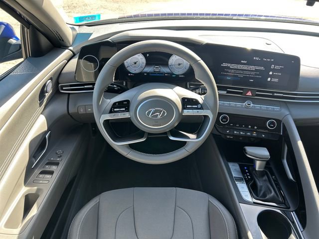 Used 2023 Hyundai Elantra SEL w/ Convenience Package FWD image 16
