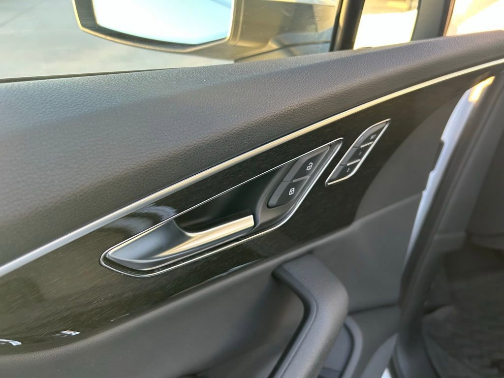 Used 2023 Audi Q7 2.0T Premium w/ Towing Package image 53