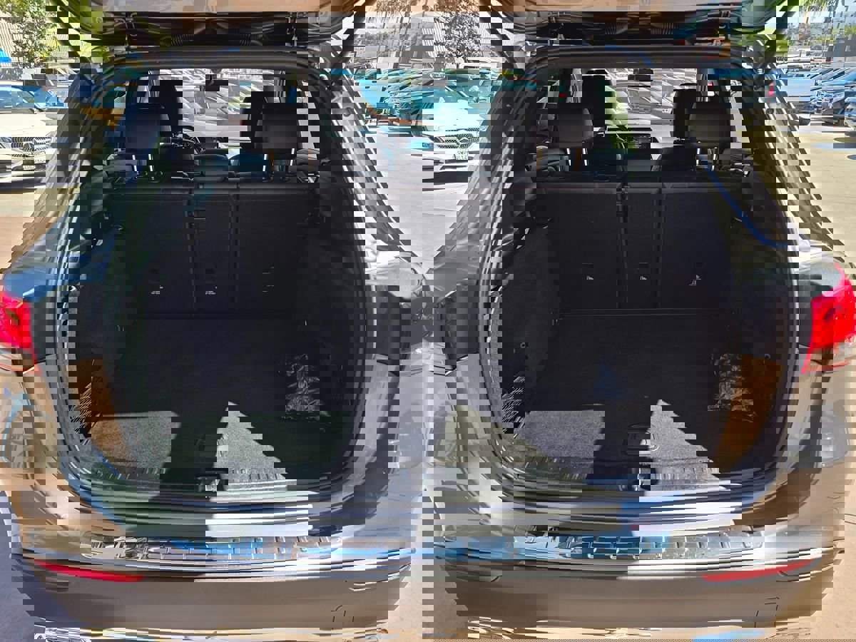 Used 2021 Mercedes-Benz GLA 250 w/ Premium Package image 18