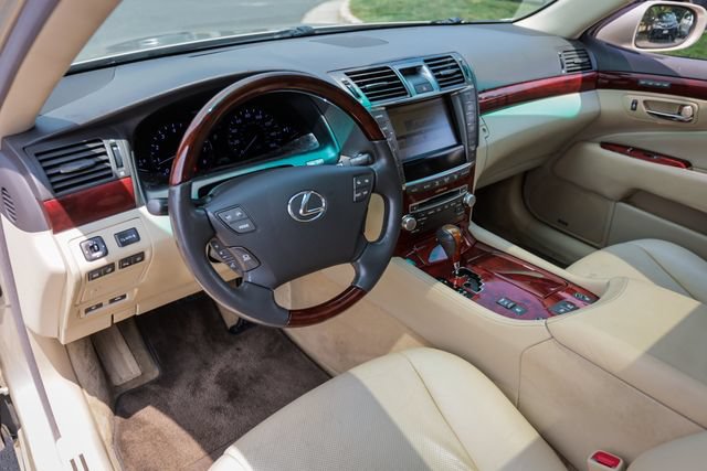 Used 2010 Lexus LS 460 RWD image 18