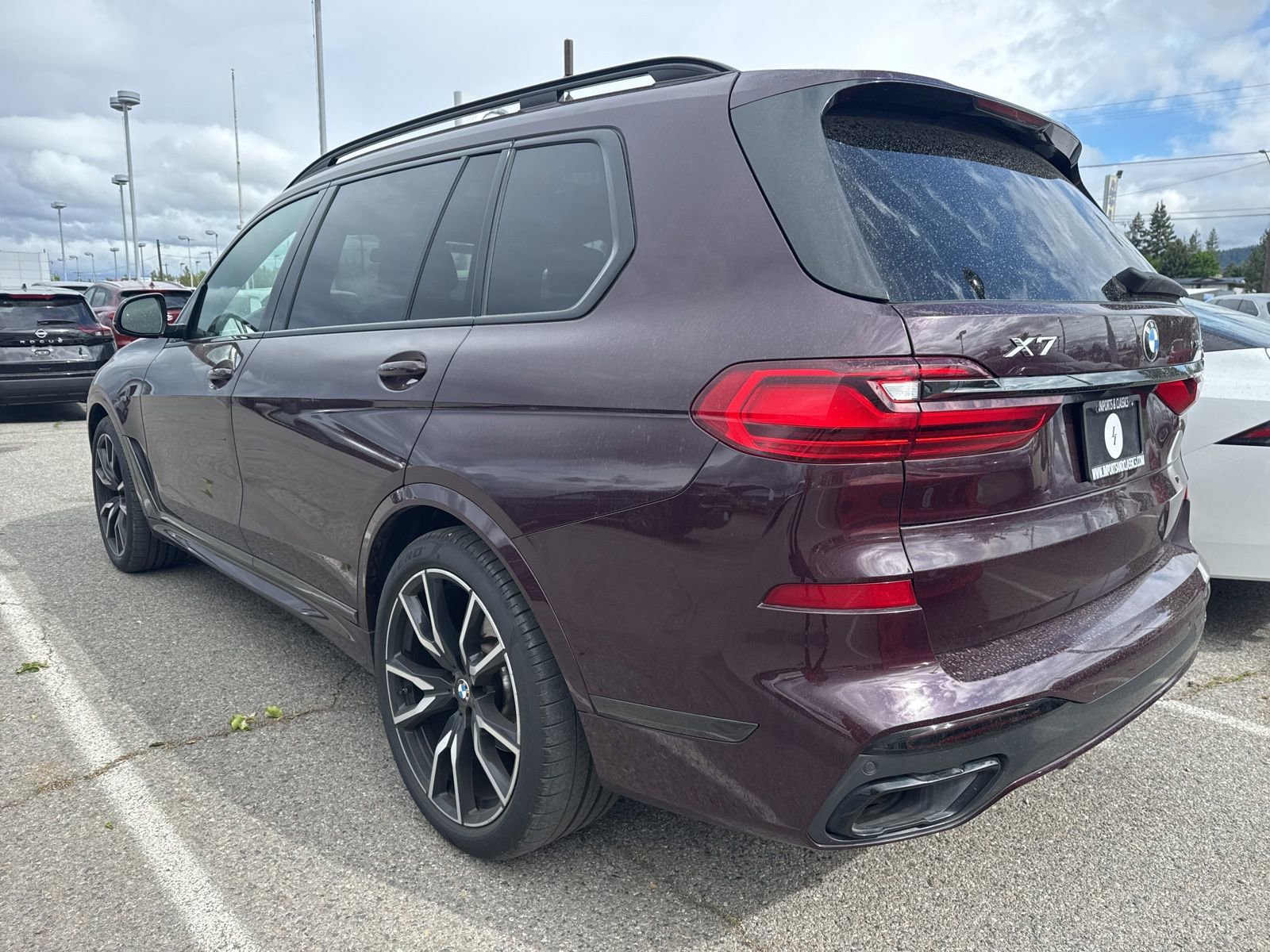 Used 2021 BMW X7 xDrive40i w/ M Sport Package AWD/4WD image 7