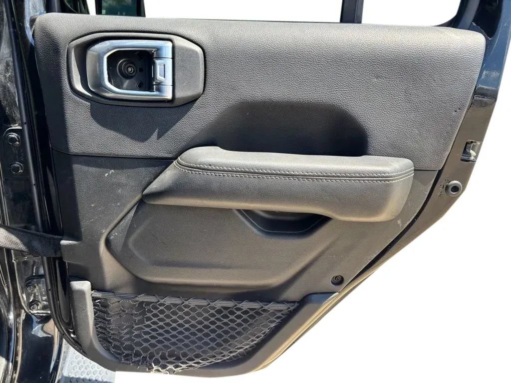 Used 2021 Jeep Wrangler Unlimited Sahara w/ Uconnect 4C Nav & Sound Group AWD/4WD image 25