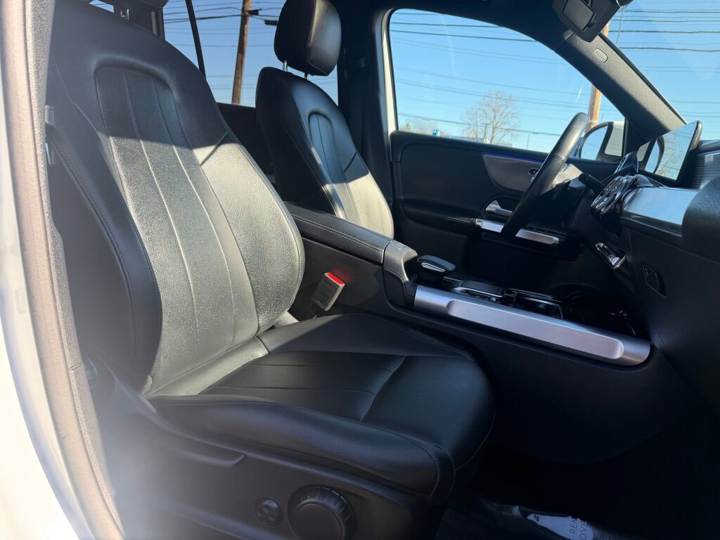 Used 2022 Mercedes-Benz GLB 250 4MATIC image 27