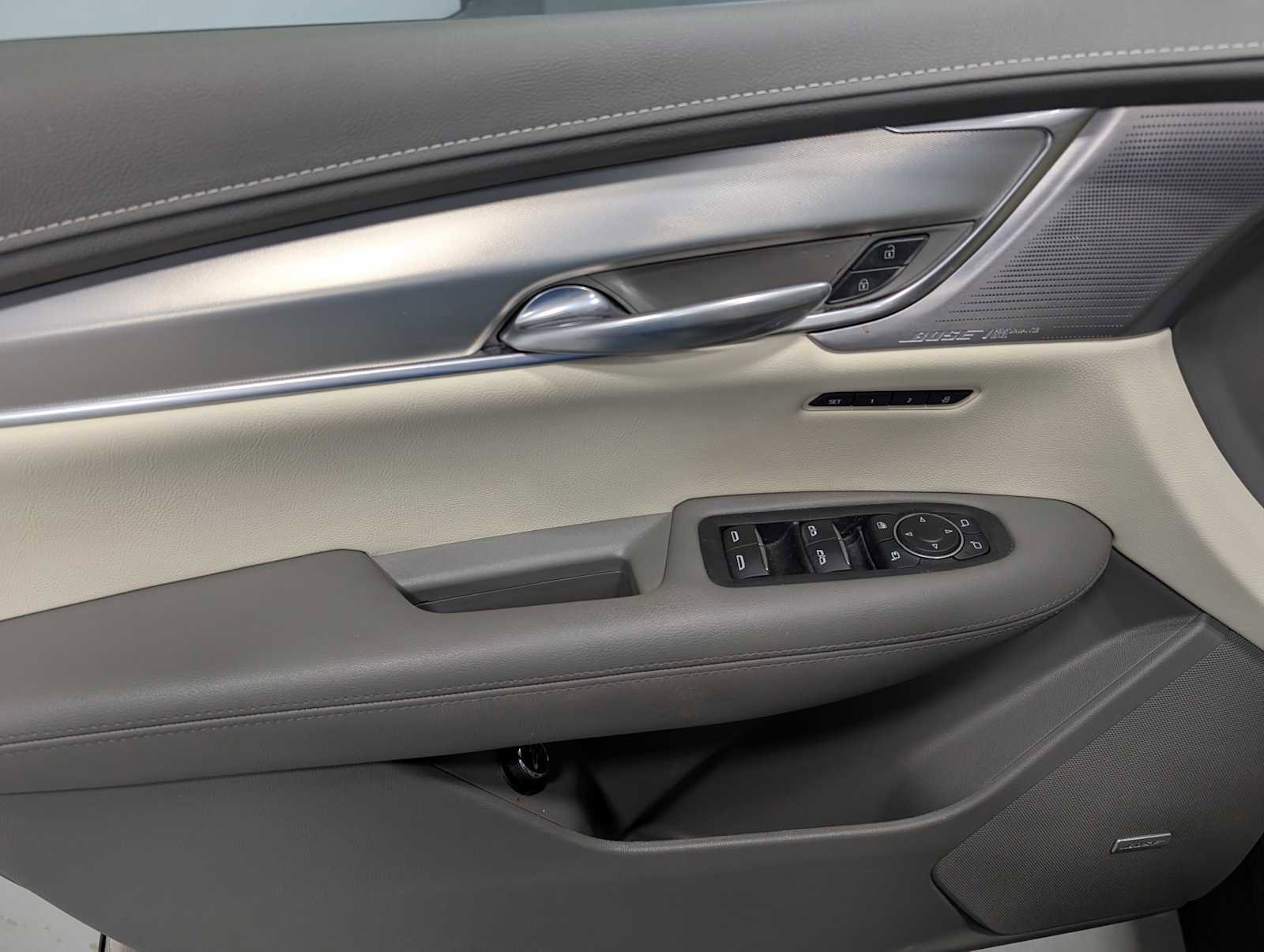 Certified 2023 Cadillac XT5 Premium Luxury AWD/4WD image 40