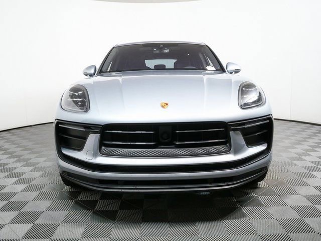 Certified 2023 Porsche Macan AWD image 35