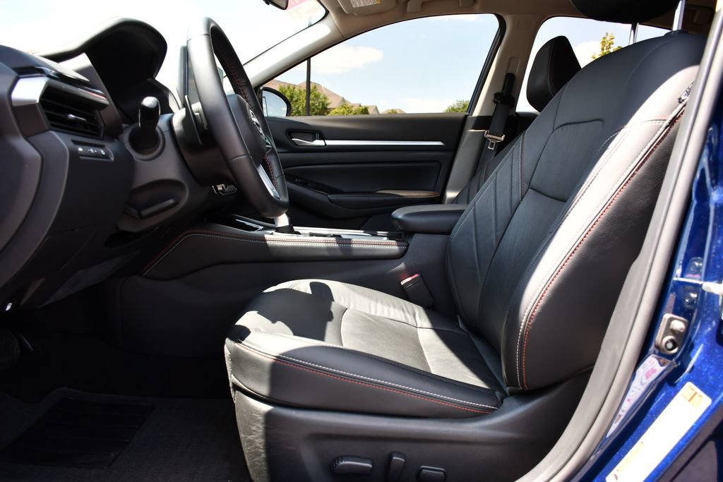 Used 2024 Nissan Altima 2.5 SR w/ SR Premium Package FWD image 16