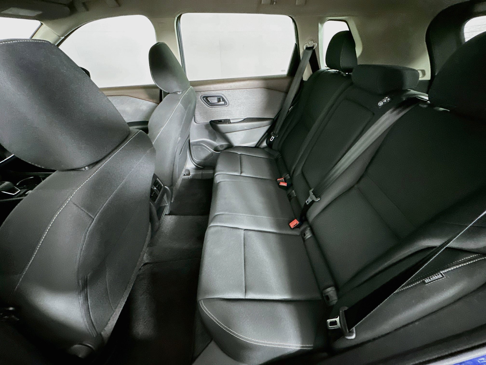 Used 2023 Nissan Rogue S FWD image 27