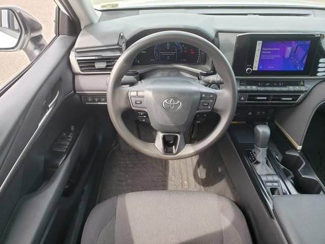 Used 2025 Toyota Camry LE FWD image 15
