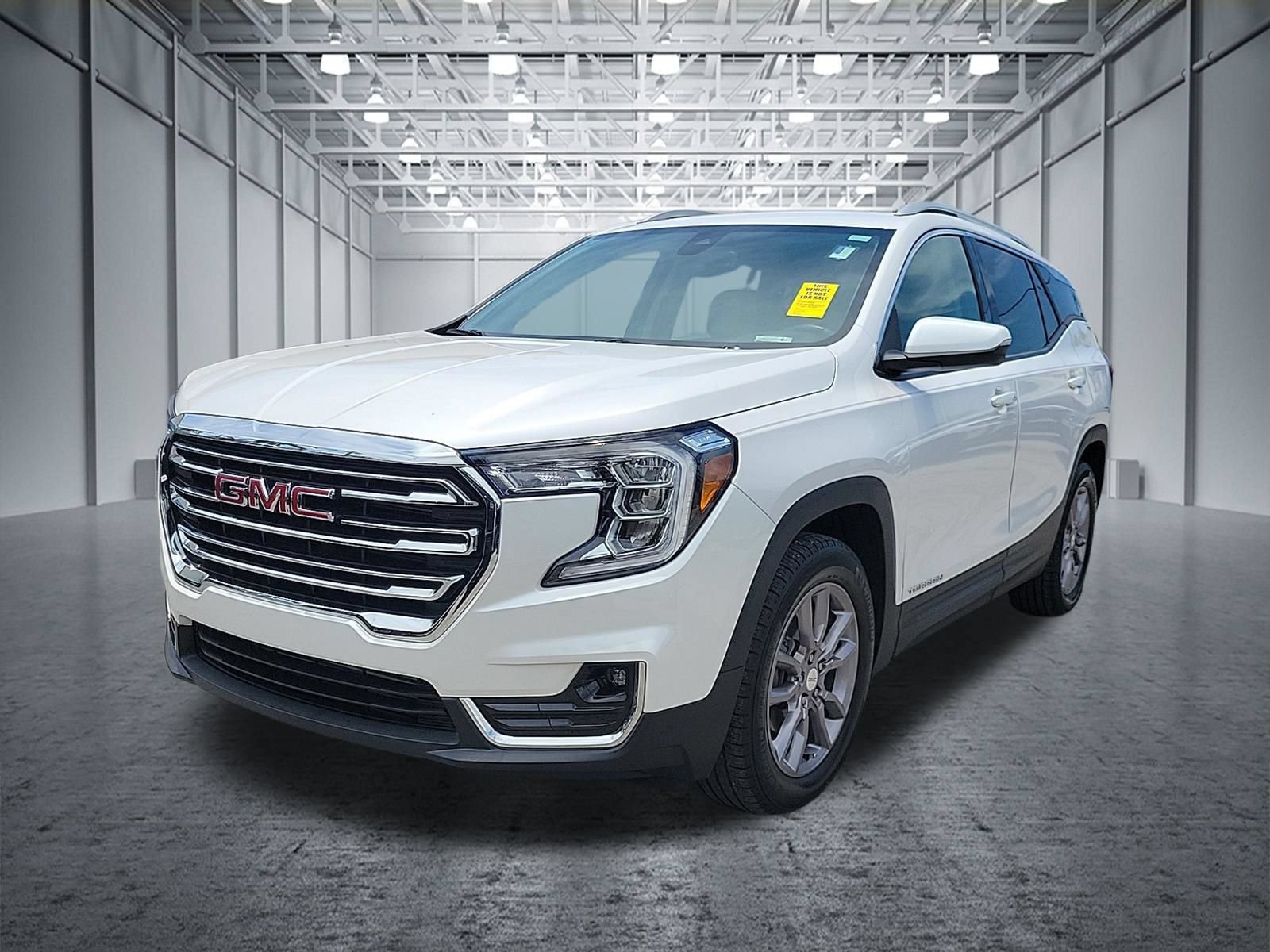 Used 2023 GMC Terrain SLT w/ LPO, Floor Liner Package FWD image 2