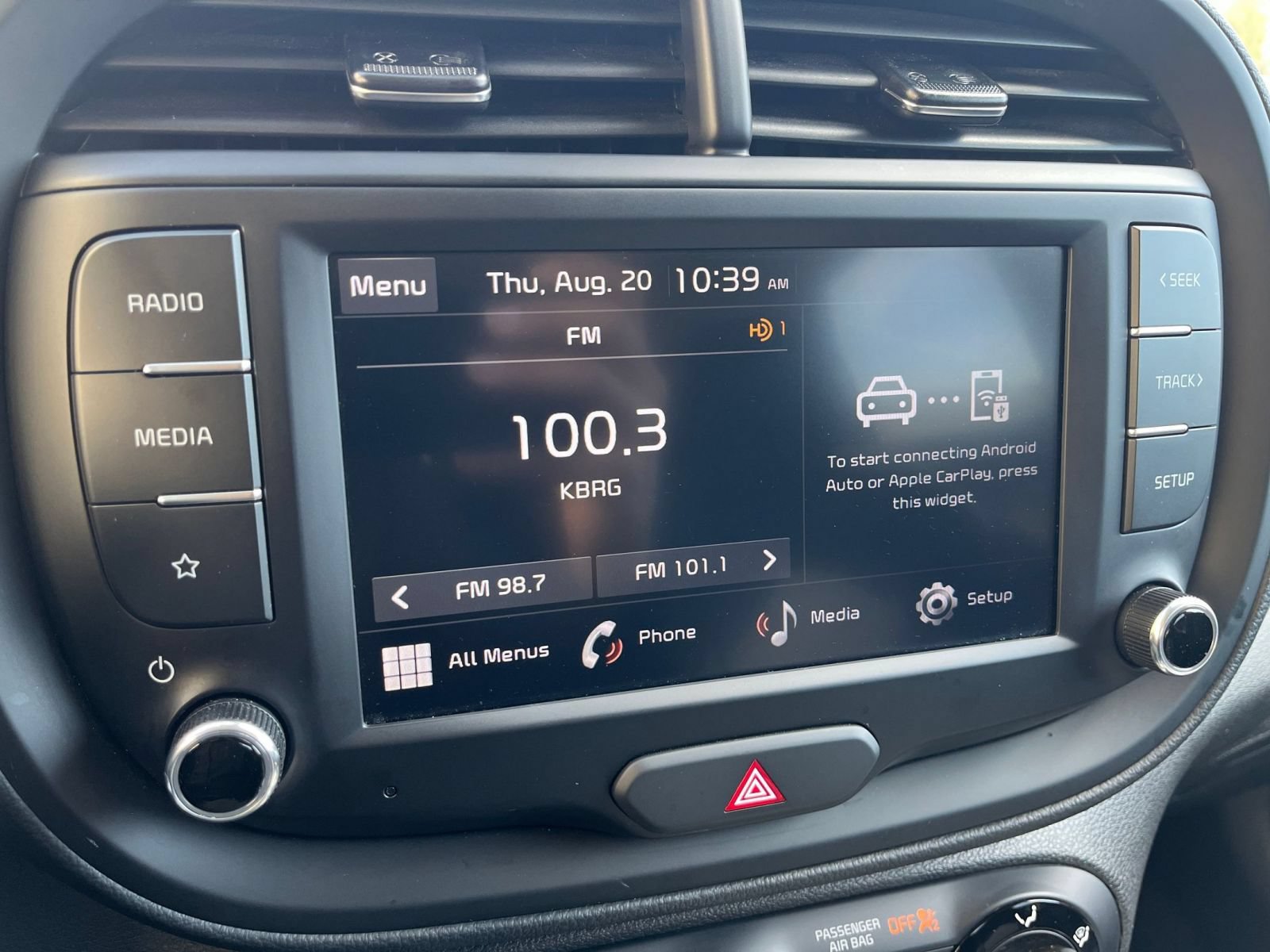 Used 2025 Kia Soul LX w/ LX Technology Package FWD image 19