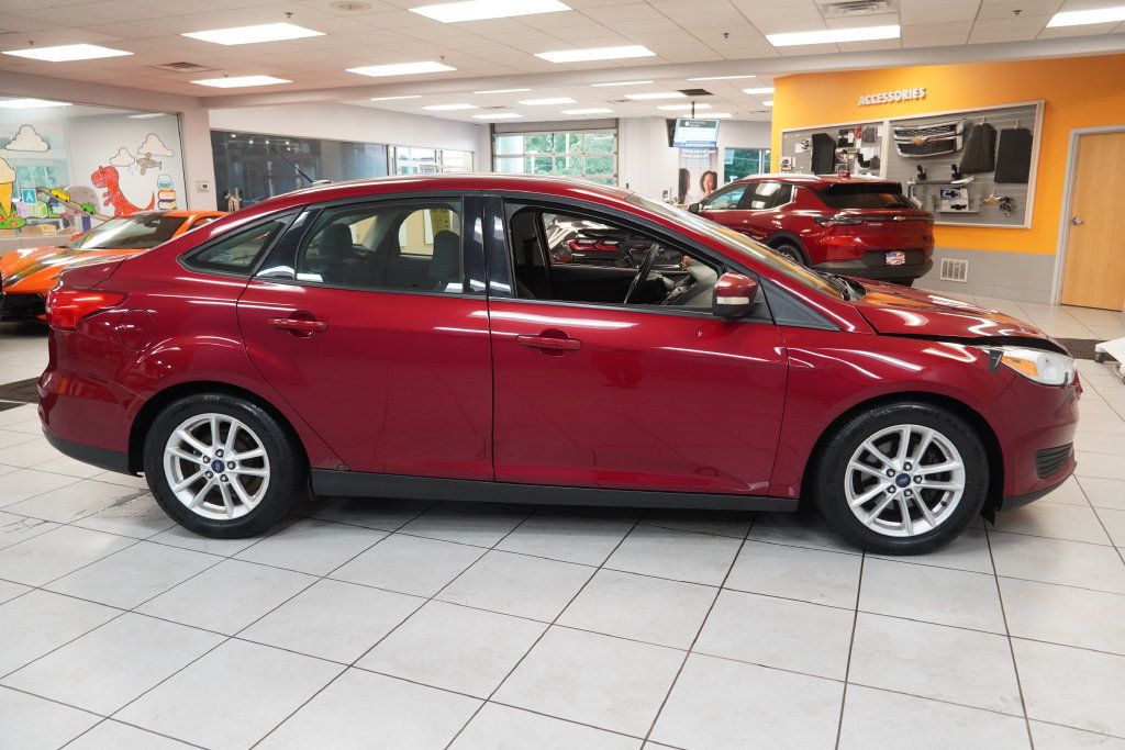 Used 2015 Ford Focus SE FWD image 12