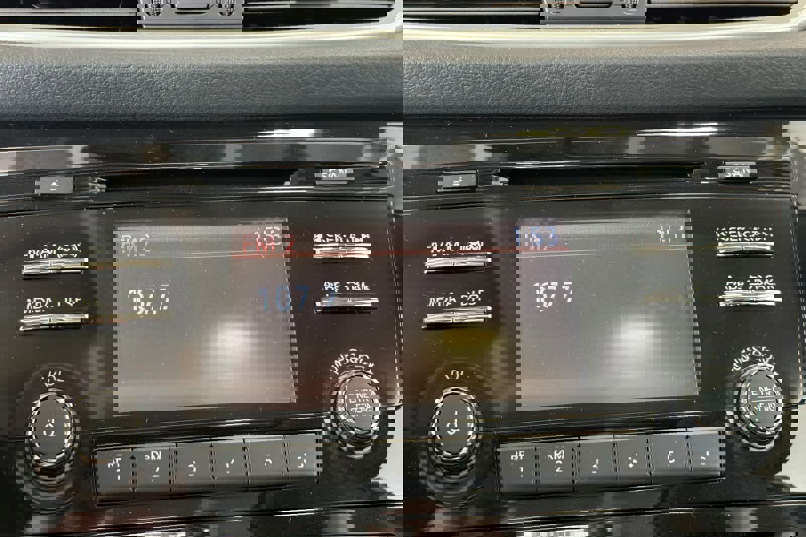 Used 2016 Nissan Rogue SV w/ SV Moonroof Package image 20