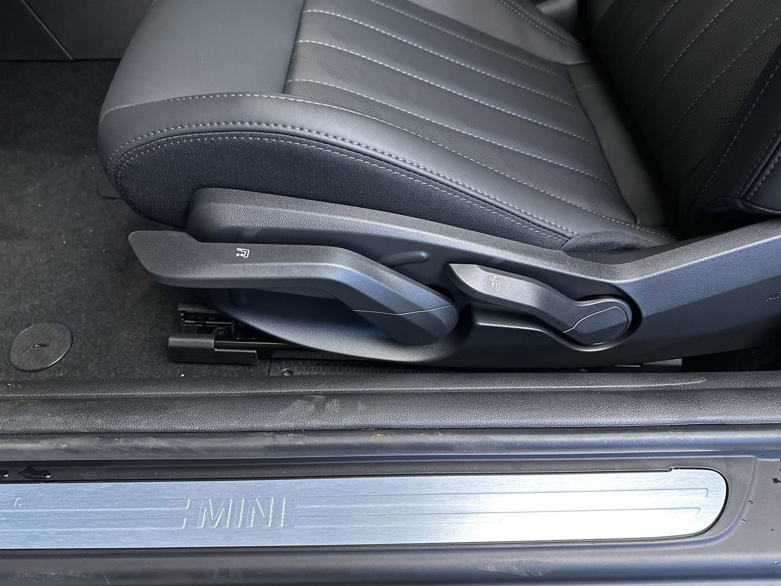 New 2026 MINI Cooper S FWD image 15