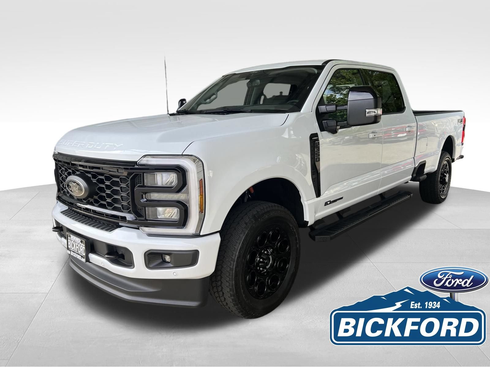 New 2026 Ford F350 Lariat w/ Black Appearance Package