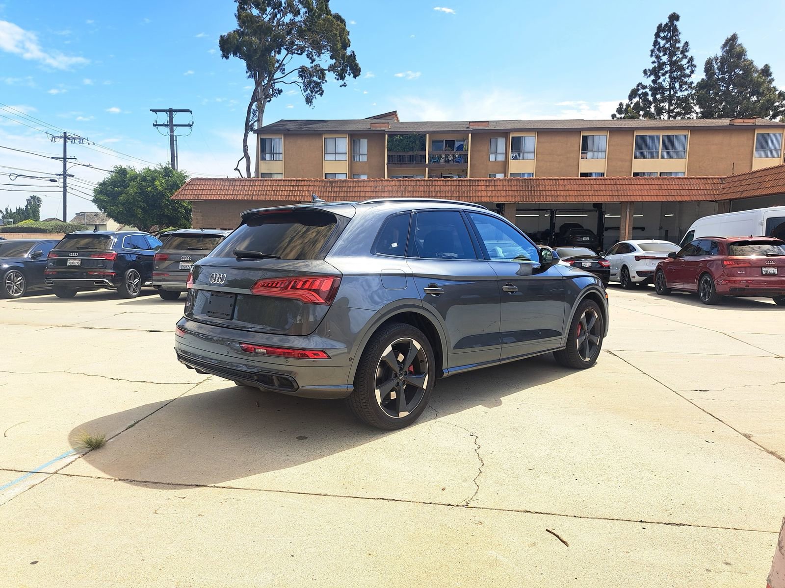 Used 2020 Audi SQ5 Prestige w/ Prestige Package image 3