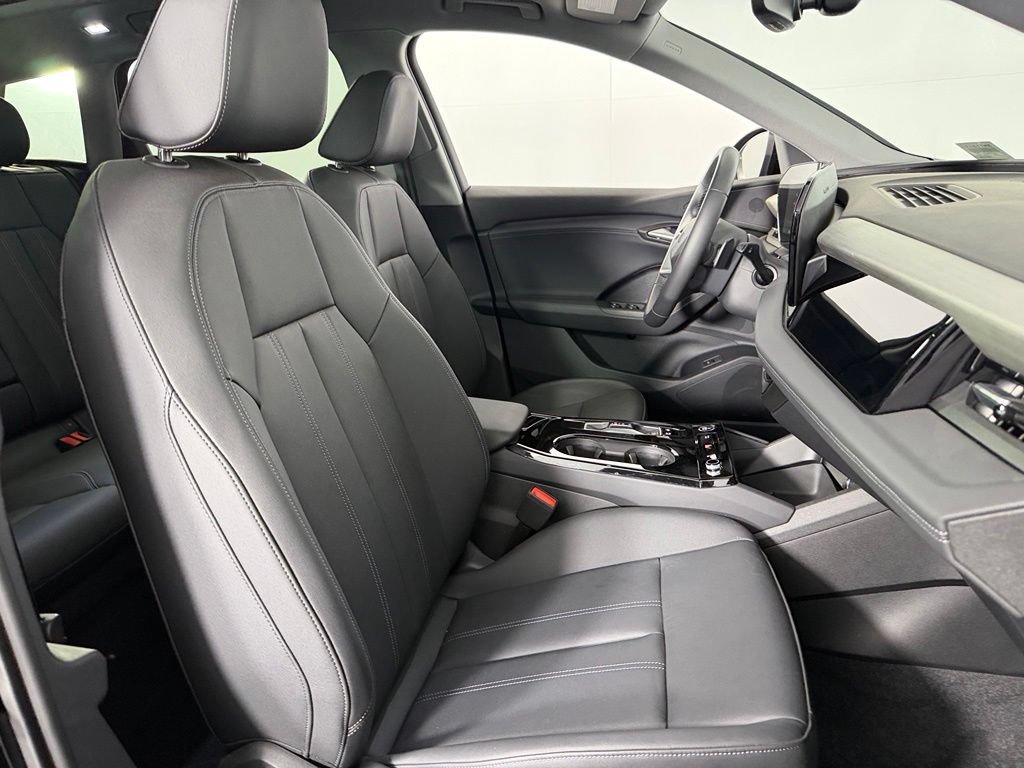 Used 2025 Audi Q6 e-tron Premium w/ Convenience Package AWD/4WD image 33