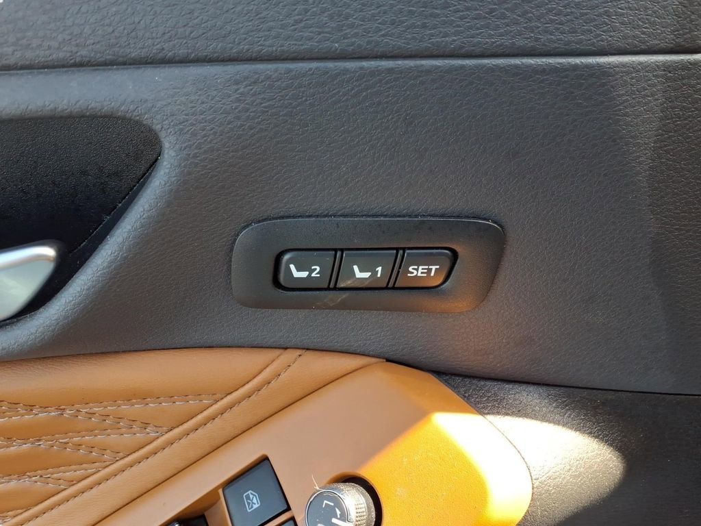 Used 2019 Toyota Avalon Limited w/ Advanced Safety Package image 15