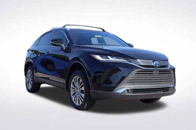 Used 2022 Toyota Venza XLE AWD/4WD image 1