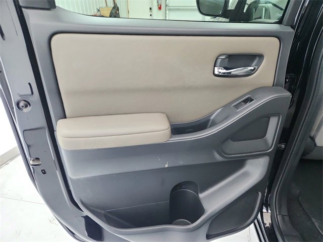 Used 2022 Nissan Frontier SV w/ Graphics Package image 32