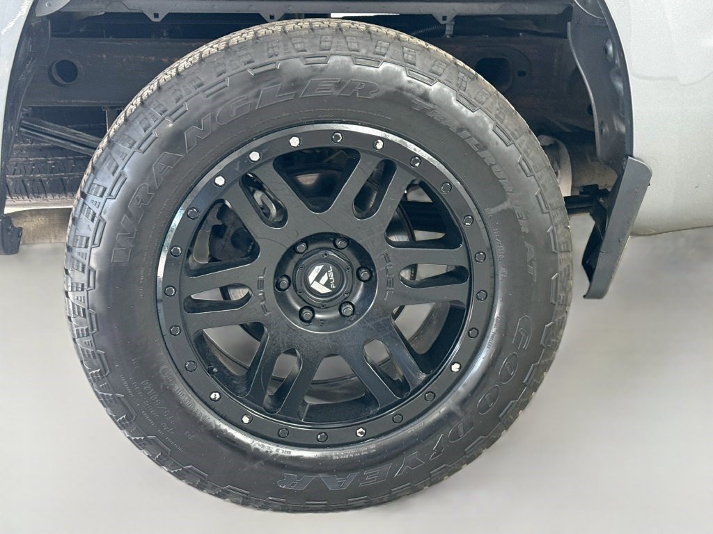 Used 2020 Chevrolet Silverado 1500 Custom w/ Custom Value Package AWD/4WD image 29