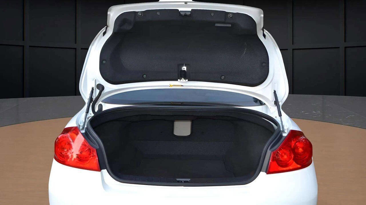 Used 2013 INFINITI G37 Journey w/ Premium Pkg image 23