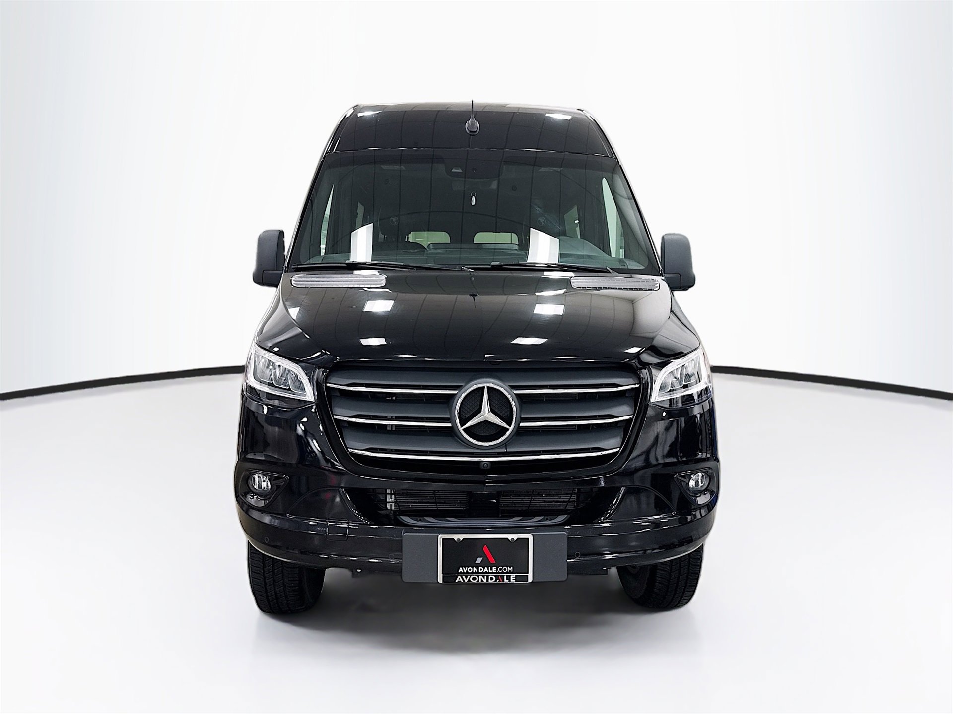 Used 2024 Mercedes-Benz Sprinter 2500 image 2