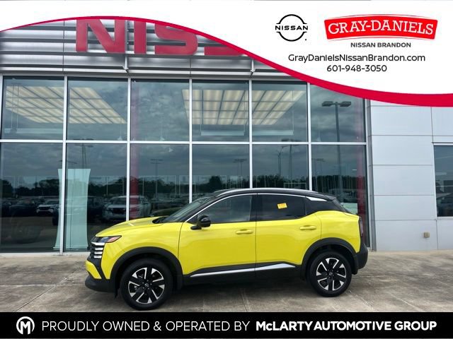 Used 2025 Nissan Kicks SR FWD image 1
