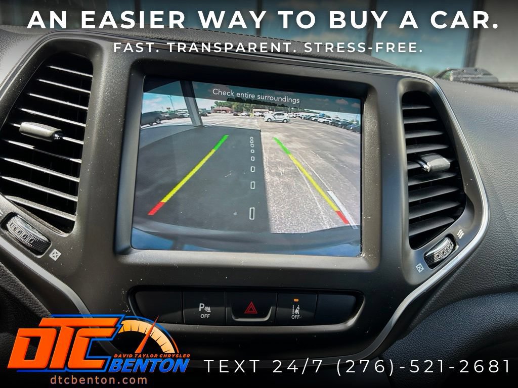 Used 2021 Jeep Cherokee Latitude Lux w/ Comfort/Convenience Group AWD/4WD image 18