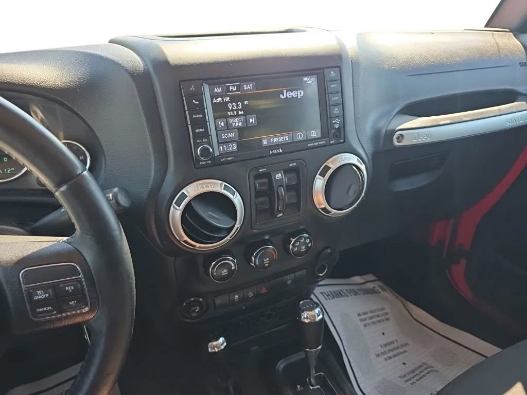 Used 2018 Jeep Wrangler Unlimited Sahara AWD/4WD image 24