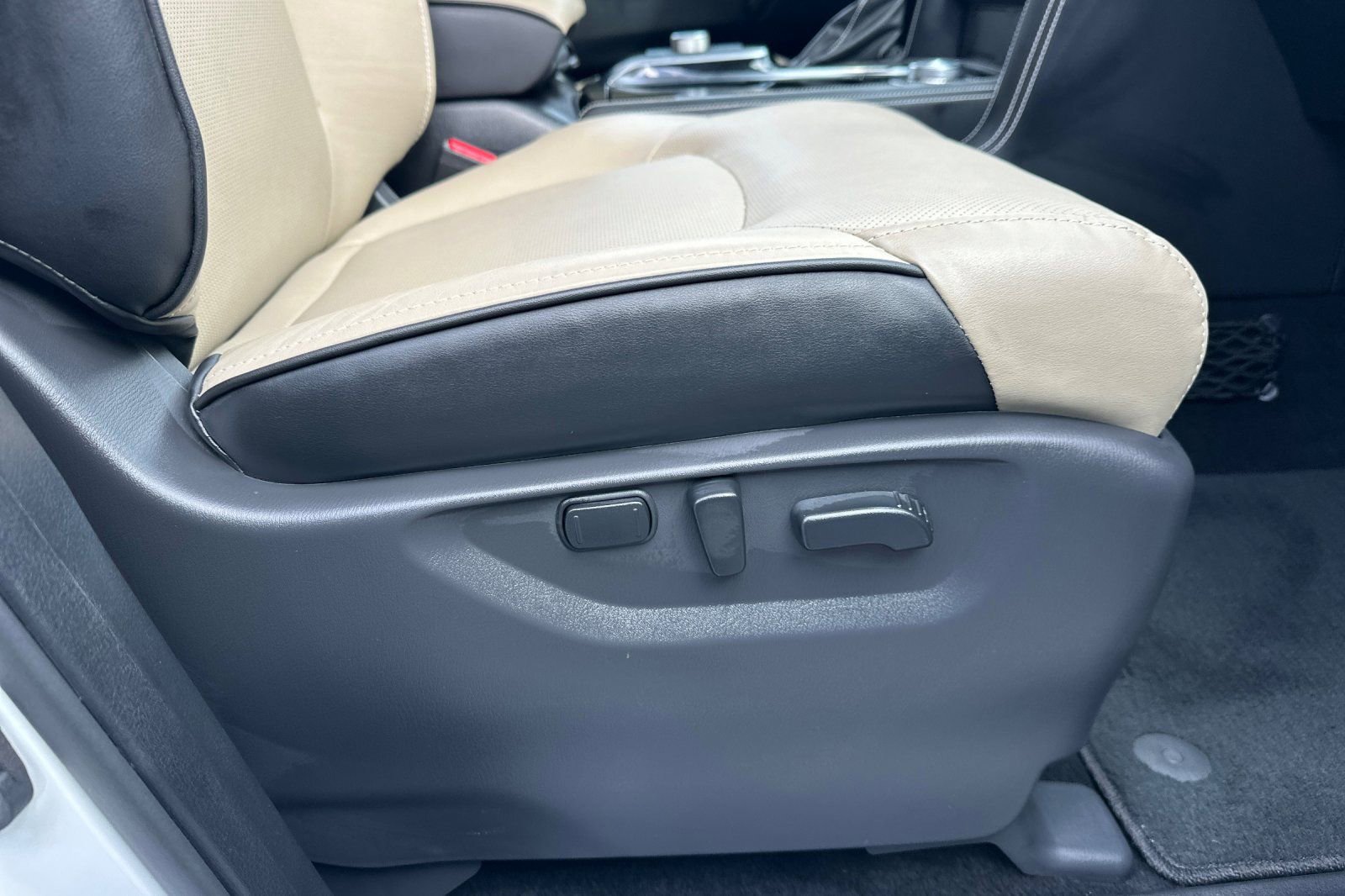 Certified 2023 INFINITI QX80 Premium Select w/ Cargo Package image 24