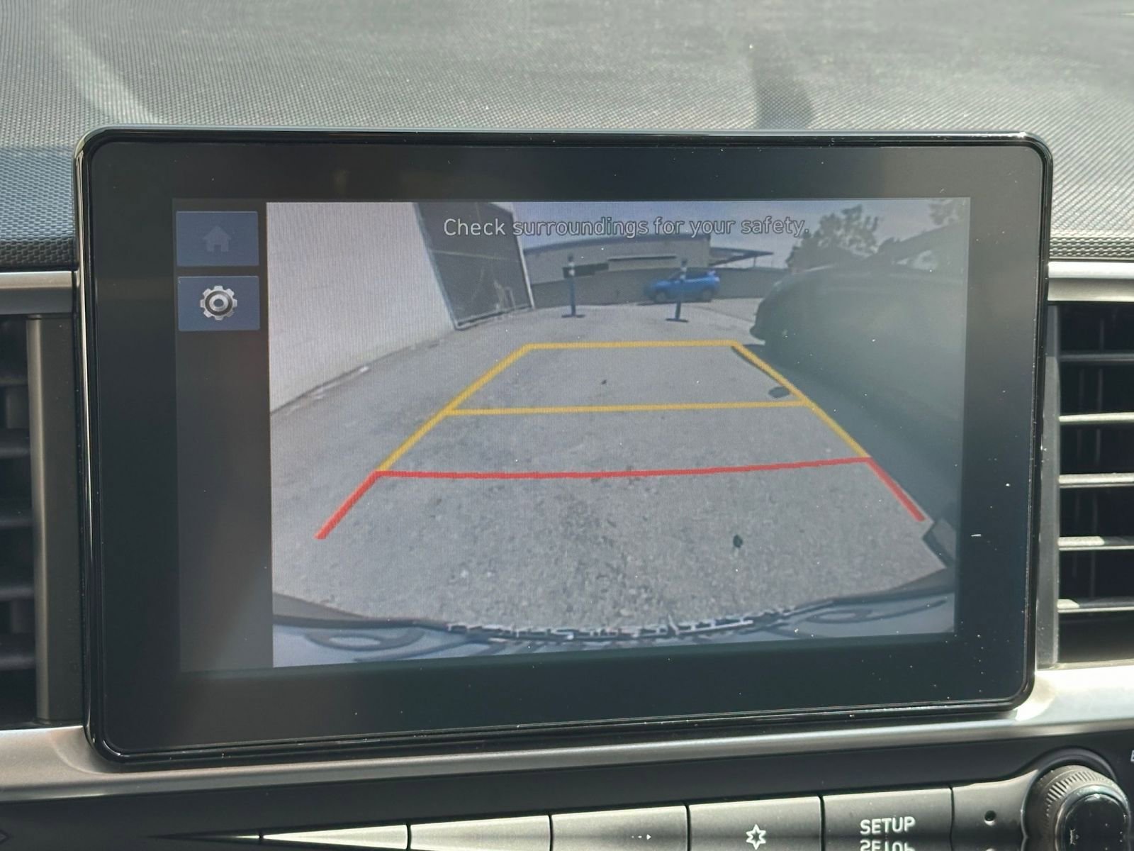 Used 2025 Hyundai Venue SEL image 22