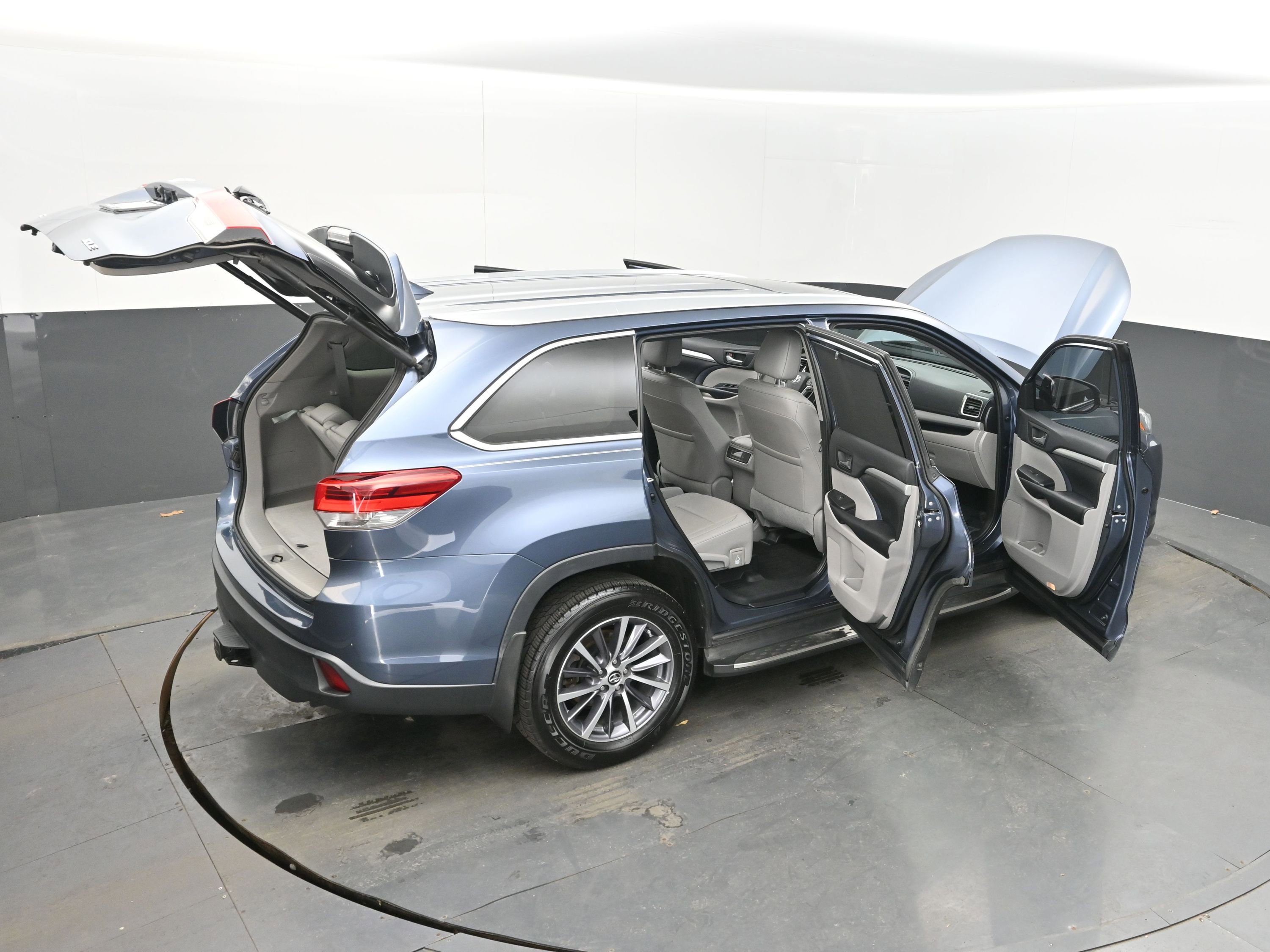 Used 2019 Toyota Highlander XLE image 31