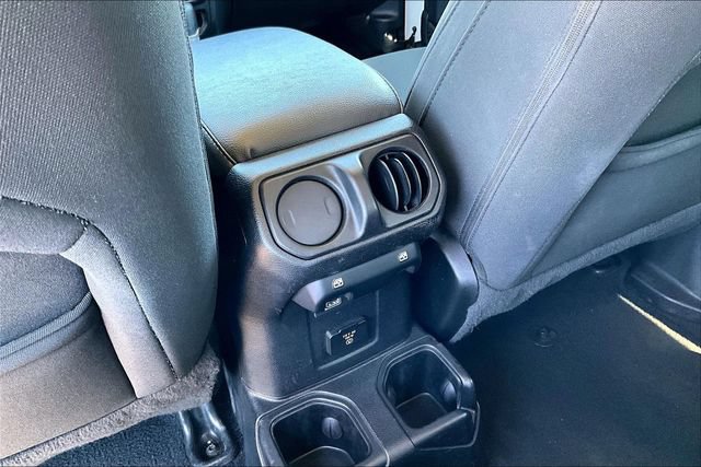 Used 2020 Jeep Wrangler Unlimited Sahara AWD/4WD image 25