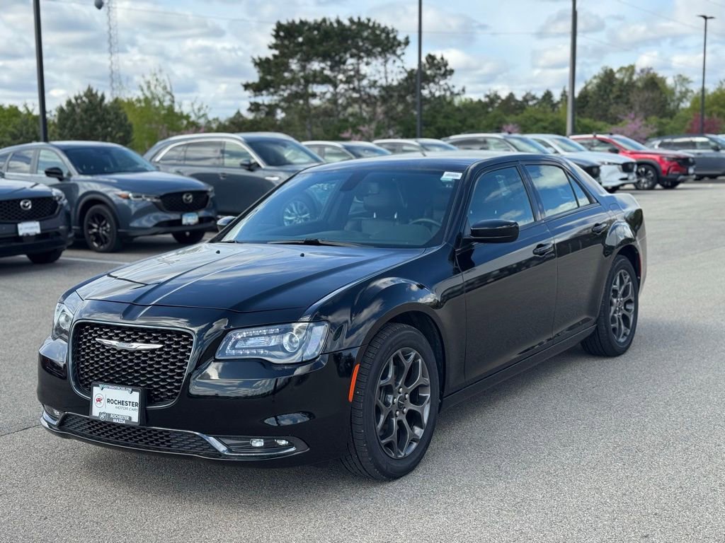 Used 2018 Chrysler 300 S AWD/4WD image 24