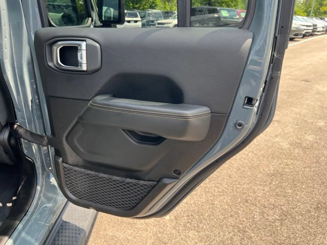 Used 2025 Jeep Wrangler Unlimited Sahara AWD/4WD image 25