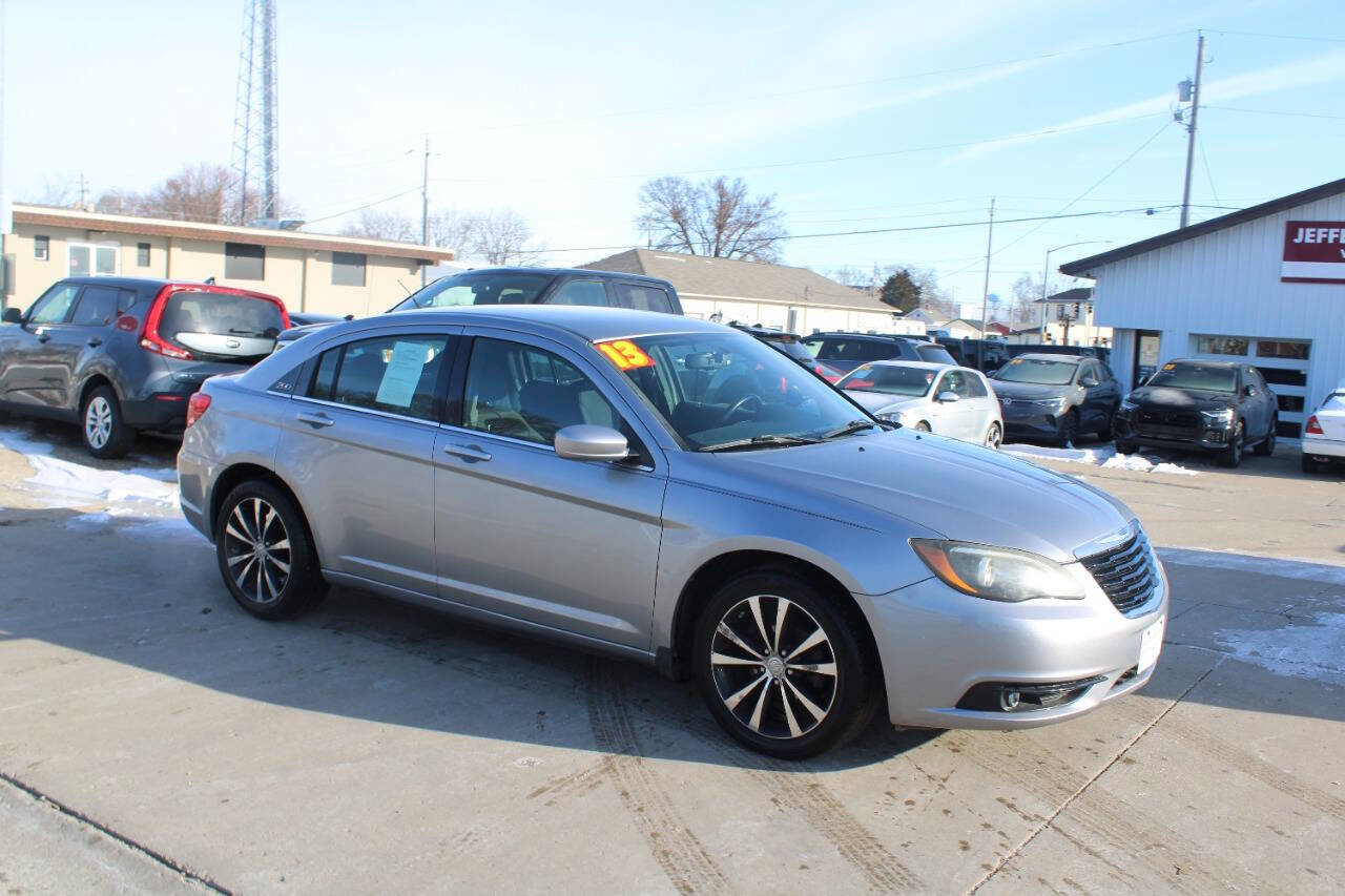 Used 2013 Chrysler 200 Touring w/ S Exterior Appearance Pkg image 2
