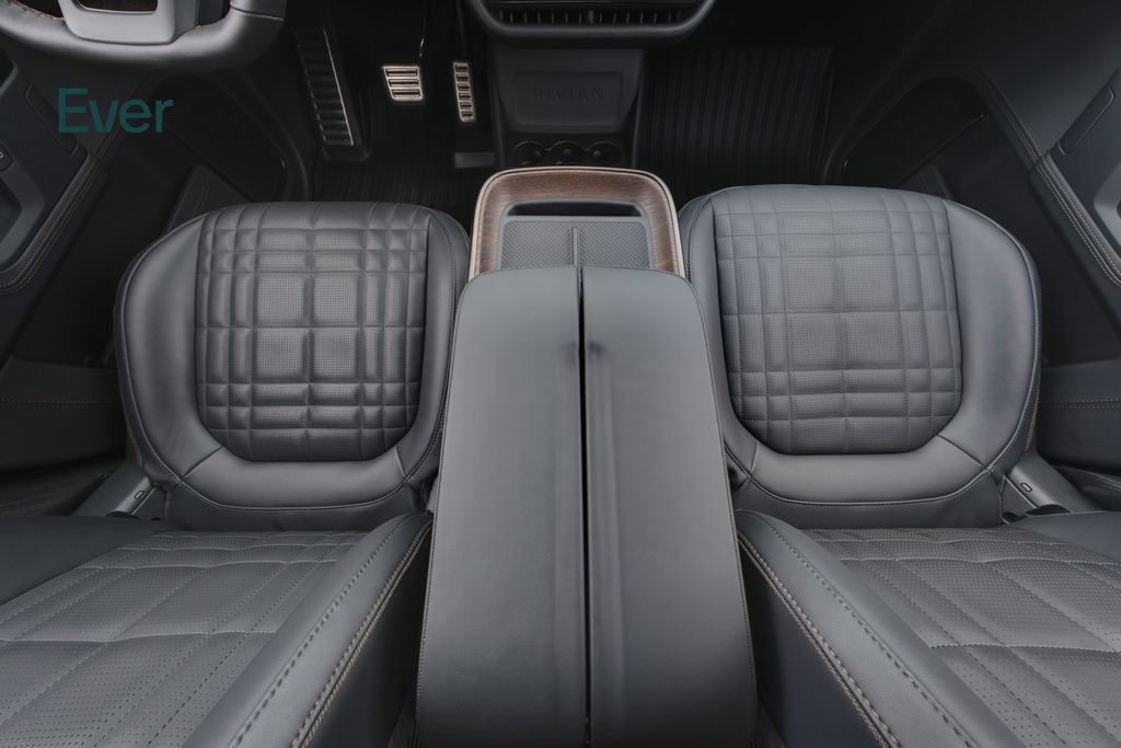 Used 2025 Rivian R1T Premium Tri AWD/4WD image 25