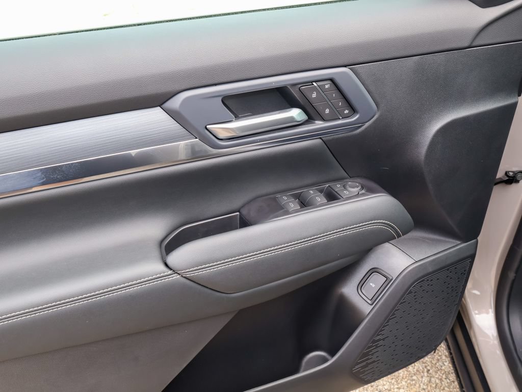 New 2027 GMC Terrain Elevation w/ Elevation Premium Package FWD image 10