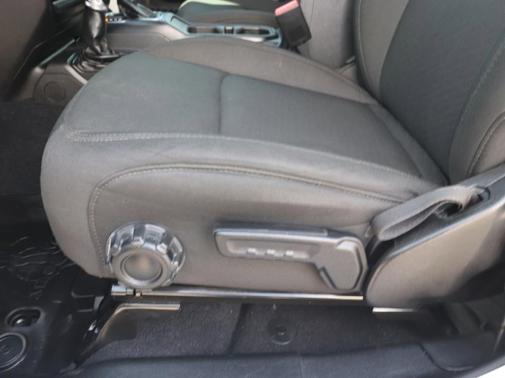 Used 2022 Jeep Wrangler Unlimited Sport image 18