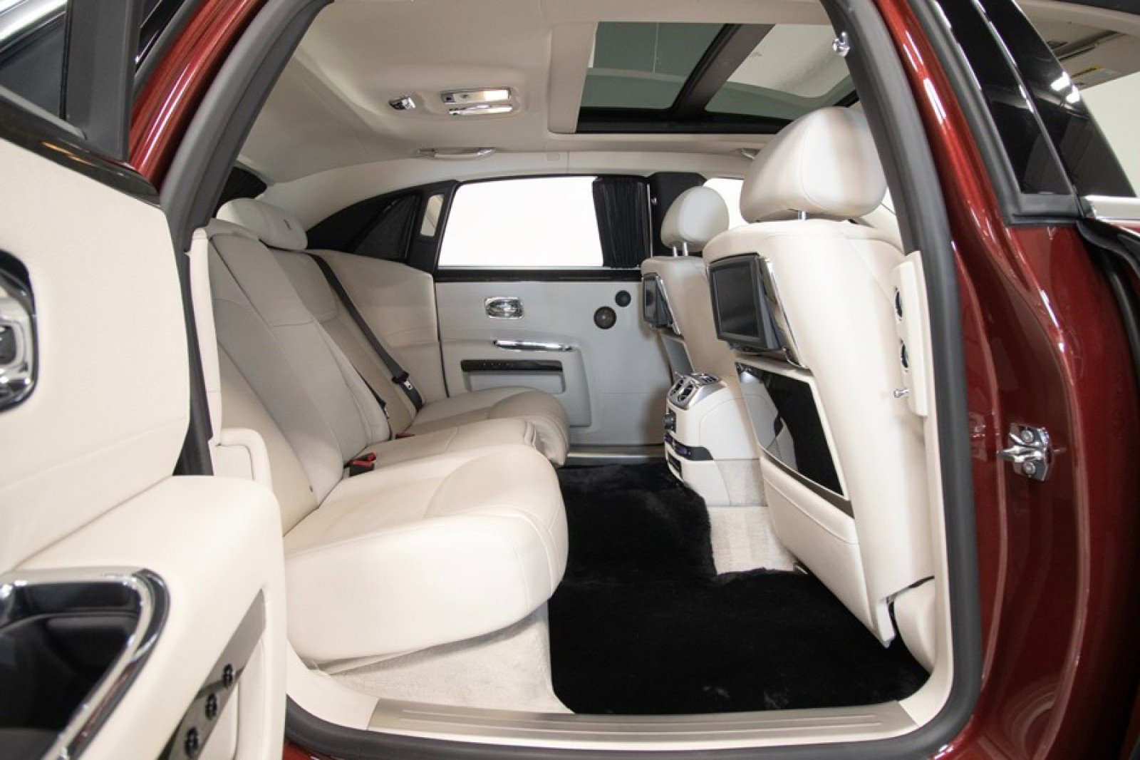 Used 2015 Rolls-Royce Ghost Extended Wheelbase image 80