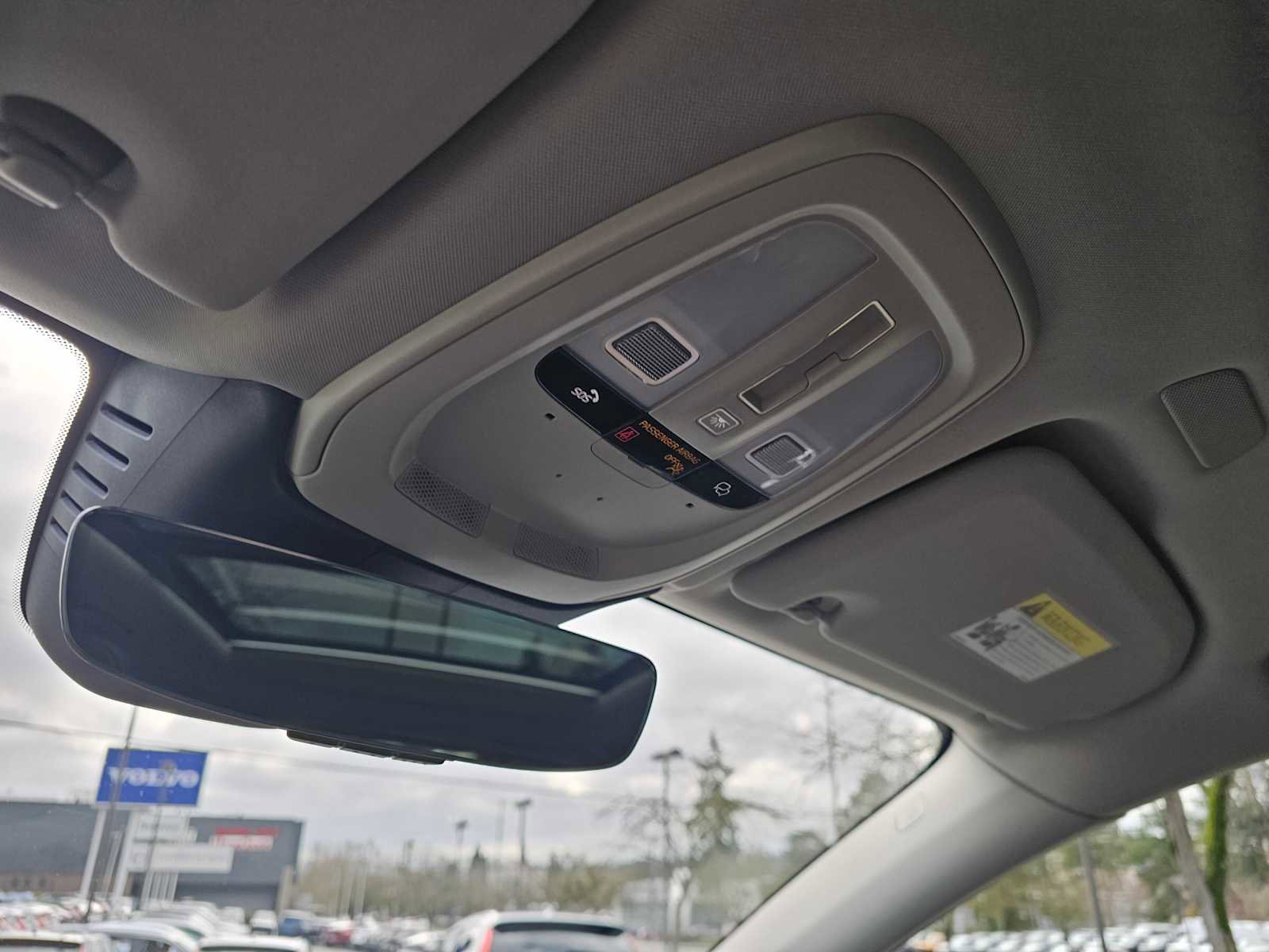 Certified 2025 Volvo XC60 B5 Plus image 31