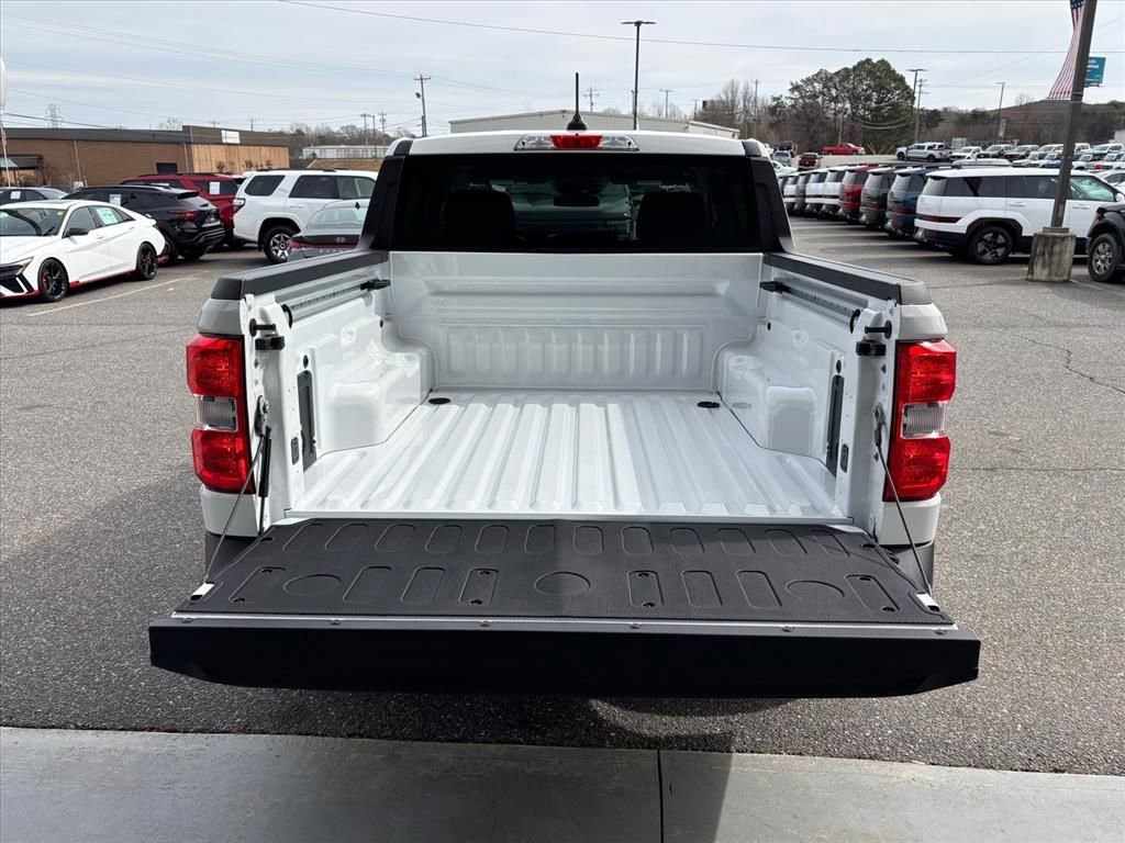 Used 2025 Ford Maverick XL image 3