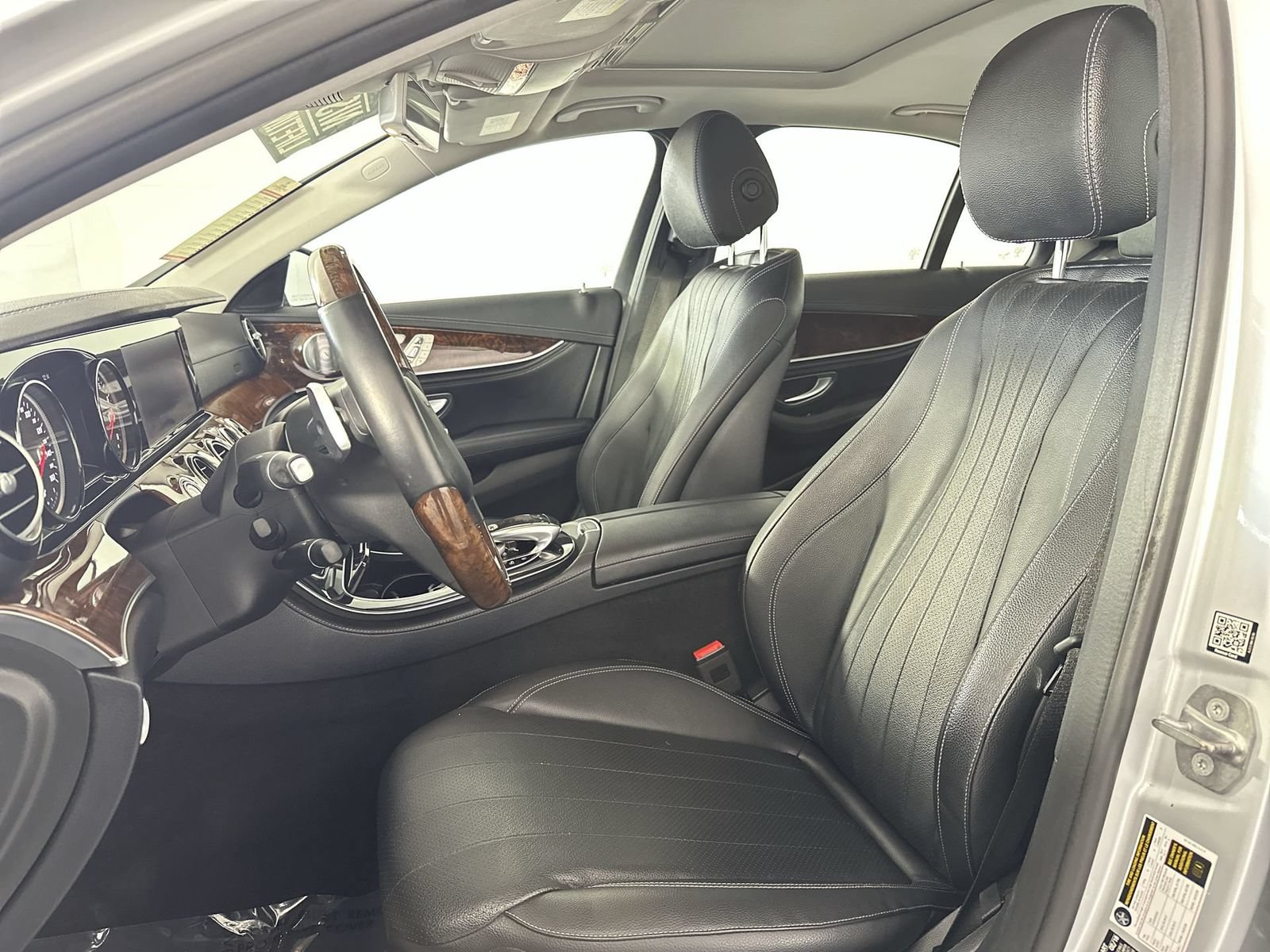 Used 2018 Mercedes-Benz E 300 4MATIC w/ Premium 2 Package (Q02) image 11