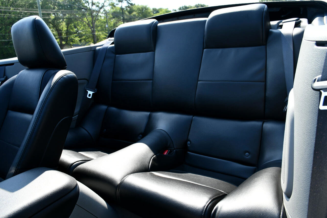 Used 2009 Ford Mustang Convertible image 26